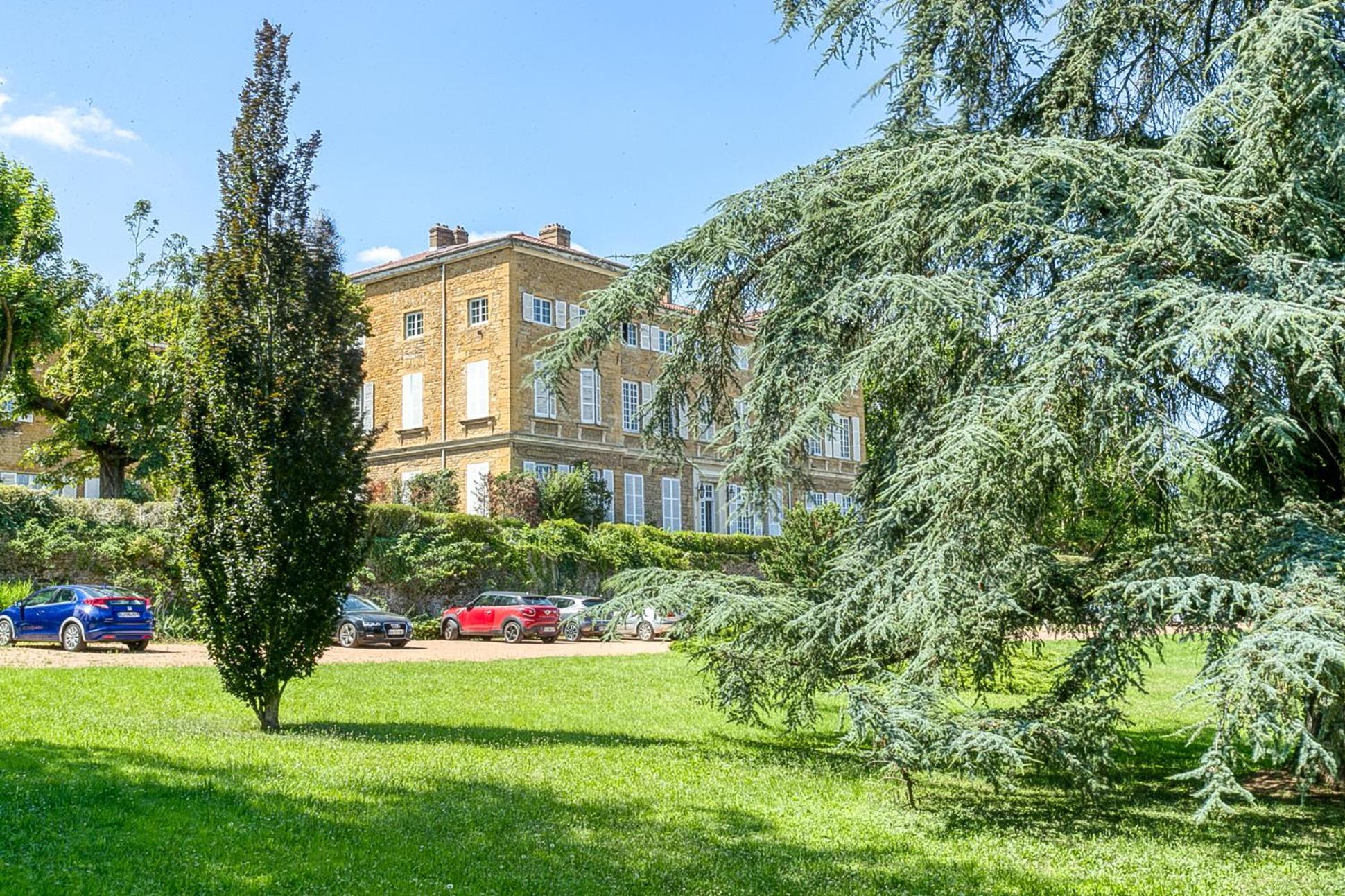 Sejourner Au Chateau De La Roue Grand Appartement Lissieu المظهر الخارجي الصورة